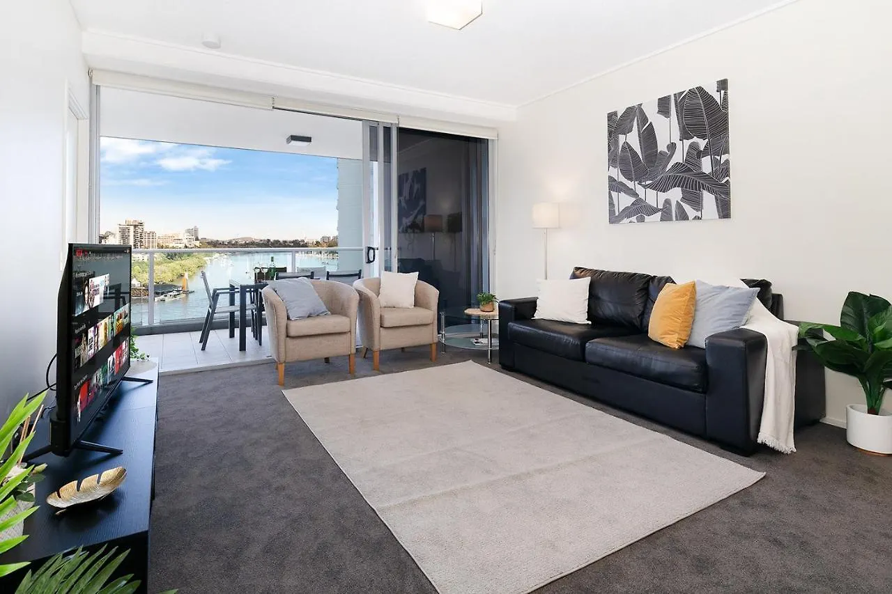 Amazing River View - 3 Bedroom Apartment - Brisbane Cbd - Netflix - Fast Wifi - Carpark